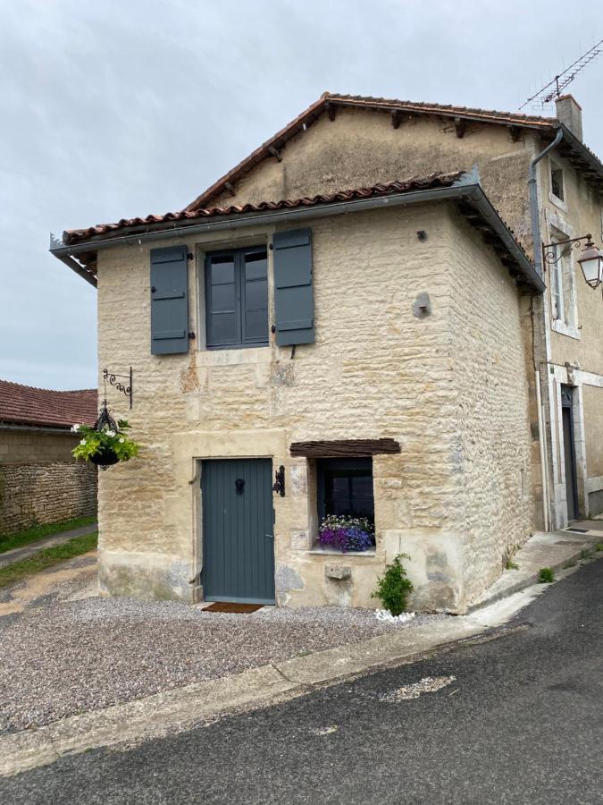 La Cour Blanche Vila Verteuil-sur-Charente Exterior foto