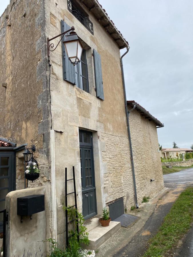 La Cour Blanche Vila Verteuil-sur-Charente Exterior foto